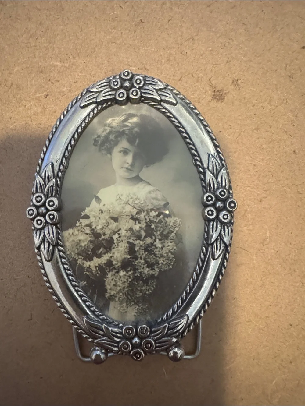 Vintage Silver-Tone Oval Picture frame - Silver